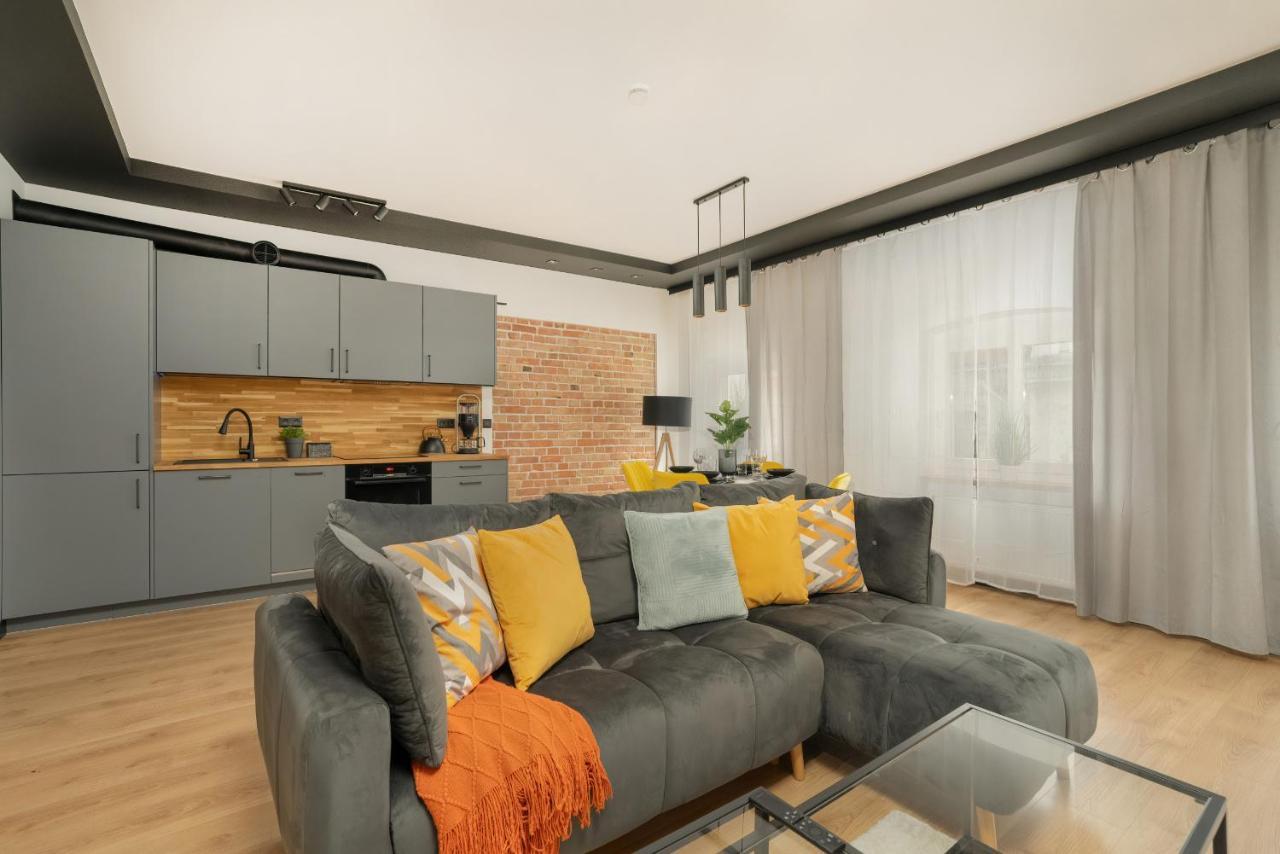 Komeda Apartment Hidden In Poznan Old Town By Noclegi Renters Exterior foto