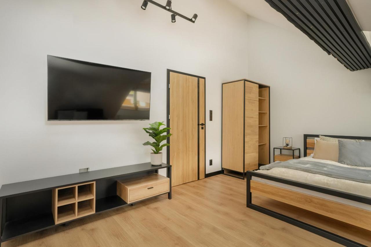 Komeda Apartment Hidden In Poznan Old Town By Noclegi Renters Exterior foto